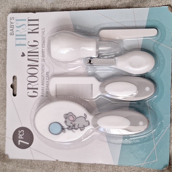 Baby's First Grooming Set - Picture 1 of 3